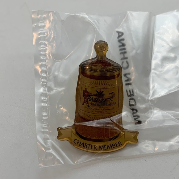 Vintage Anheuser Busch Collectors Club Charter Member Stein Lapel Pin & Envelope - Picture 3 of 14